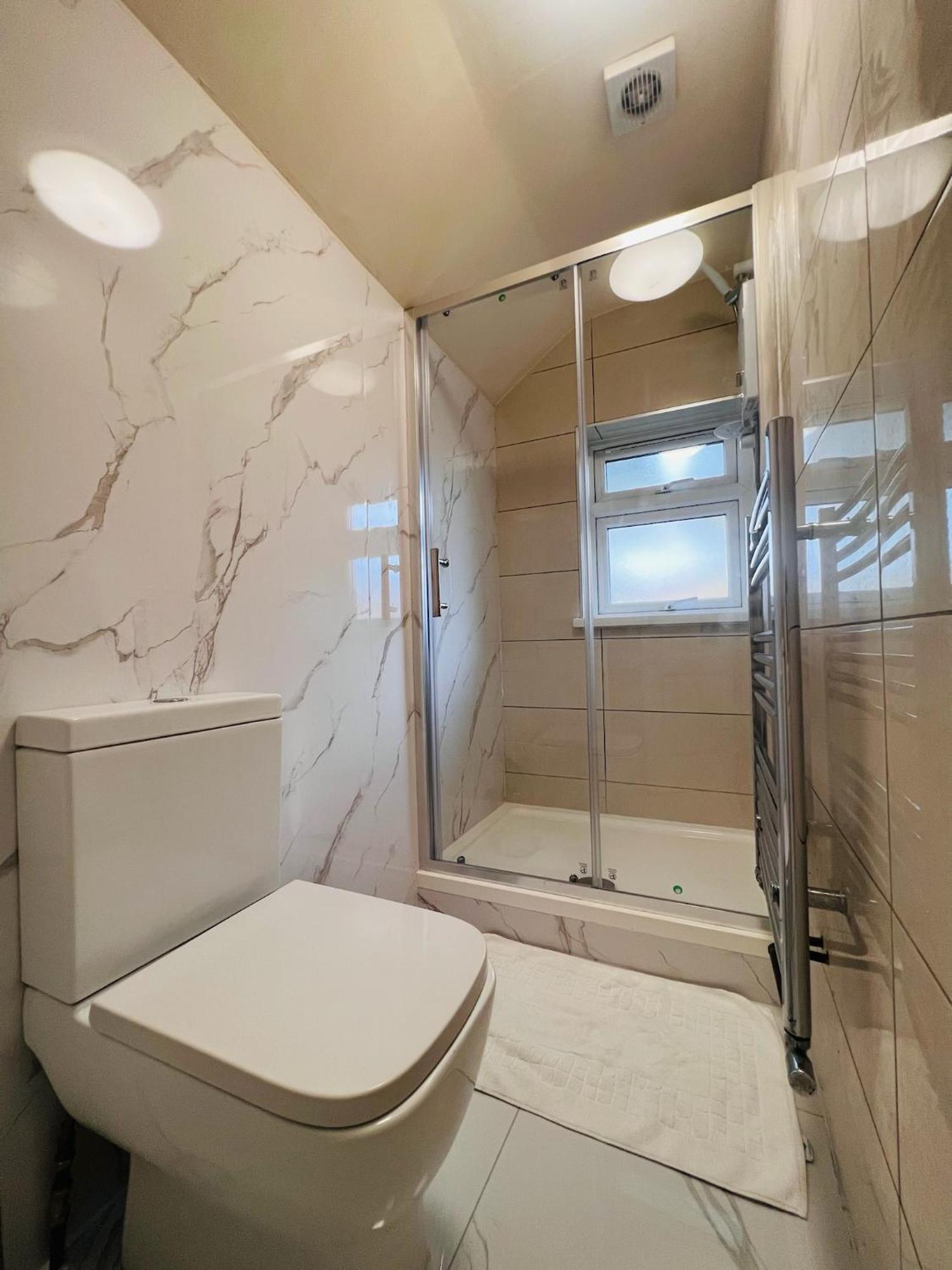 Baravaggio By Kasar Leicester